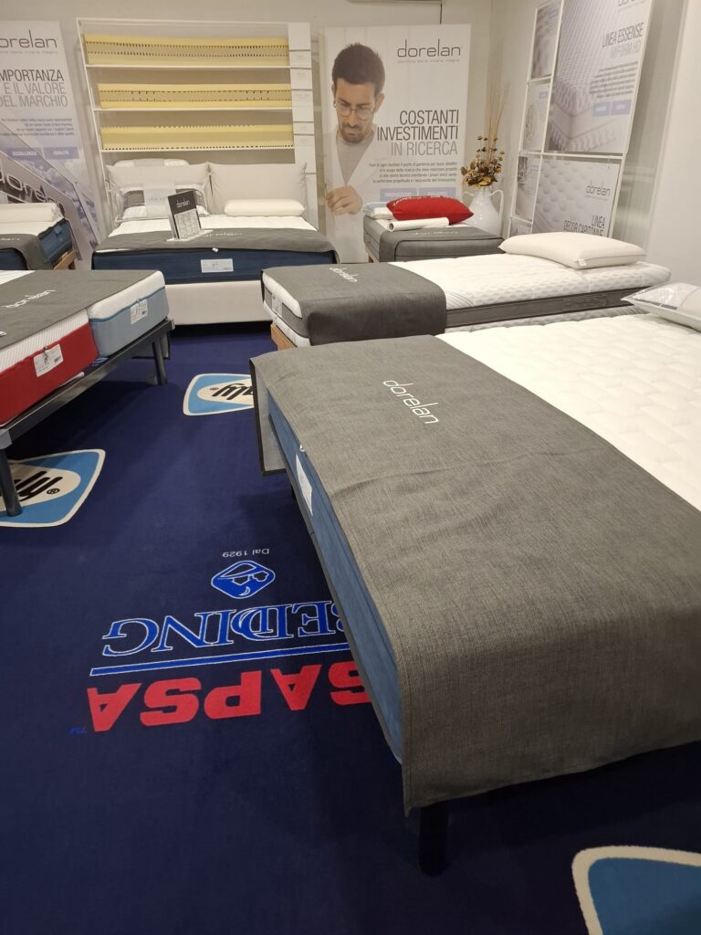 Area Dorelan con materassi in esposizione nello showroom di Francavilla Fontana